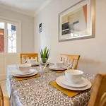 Nyaraló 127 - Lovely 2 Bed With Parking *