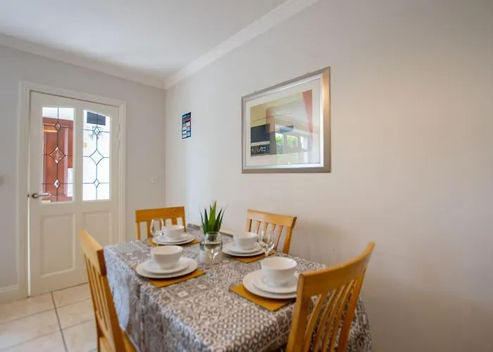 127 - Lovely 2 Bed With Parking Ferienhaus Galway
