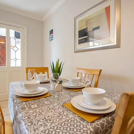 Сasa de vacaciones 127 - Lovely 2 Bed With Parking *