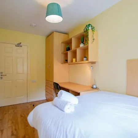 127 - Lovely 2 Bed With Parking Сasa de vacaciones