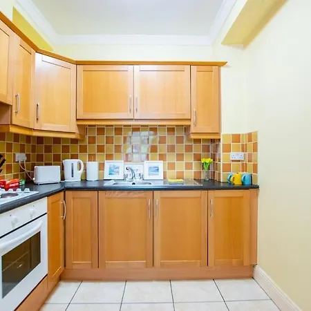 127 - Cozy 2br - Free Parking - Sleeps 4 غالواي