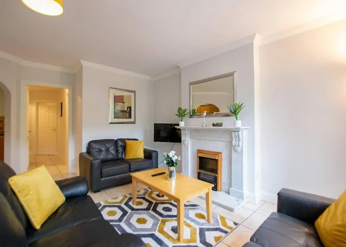 127 - Lovely 2 Bed With Parking Casa vacanze Galway