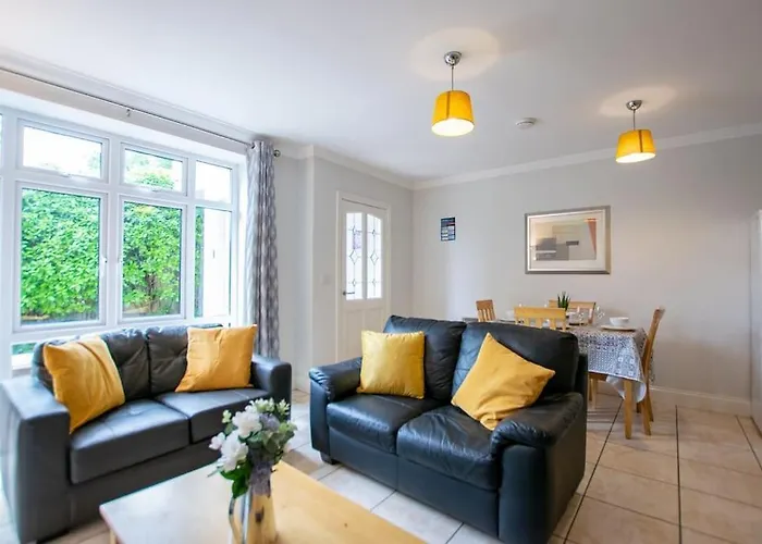 127 - Lovely 2 Bed With Parking Casa vacanze Galway