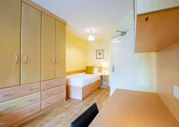 127 - Lovely 2 Bed With Parking Galway