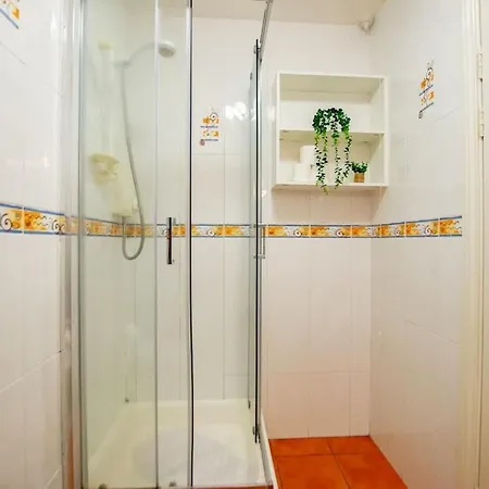 127 - Lovely 2 Bed With Parking Hébergement de vacances