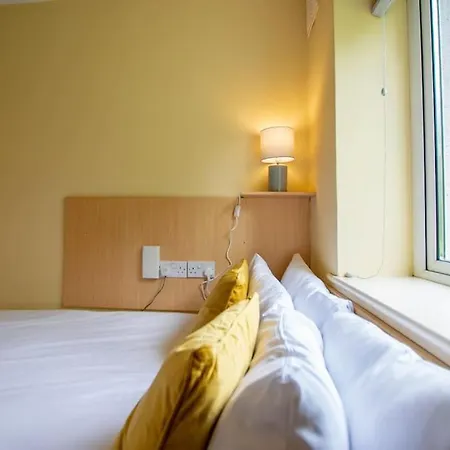 127 - Cozy 2br - Free Parking - Sleeps 4 * غالواي
